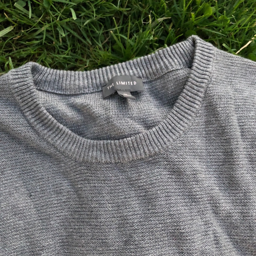 🌻SWEATER🌻 - Picture 2 of 2